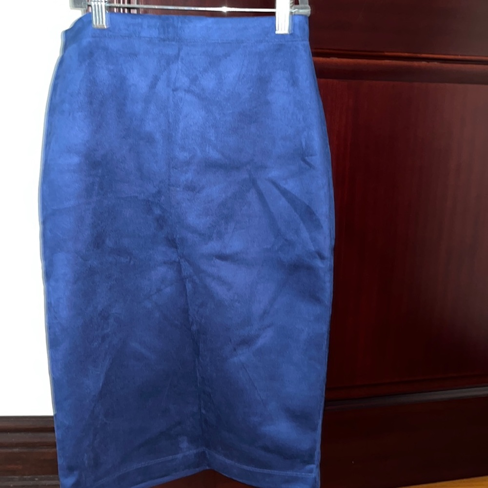 Bcbg max azria pencil skirt. New w/o tags